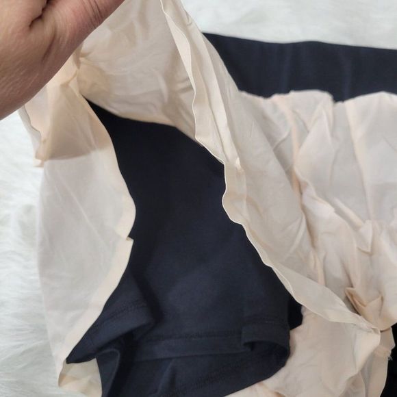 Fabletics Layered Athleisure Compression Shorts Women's Medium - Picture 9 of 9